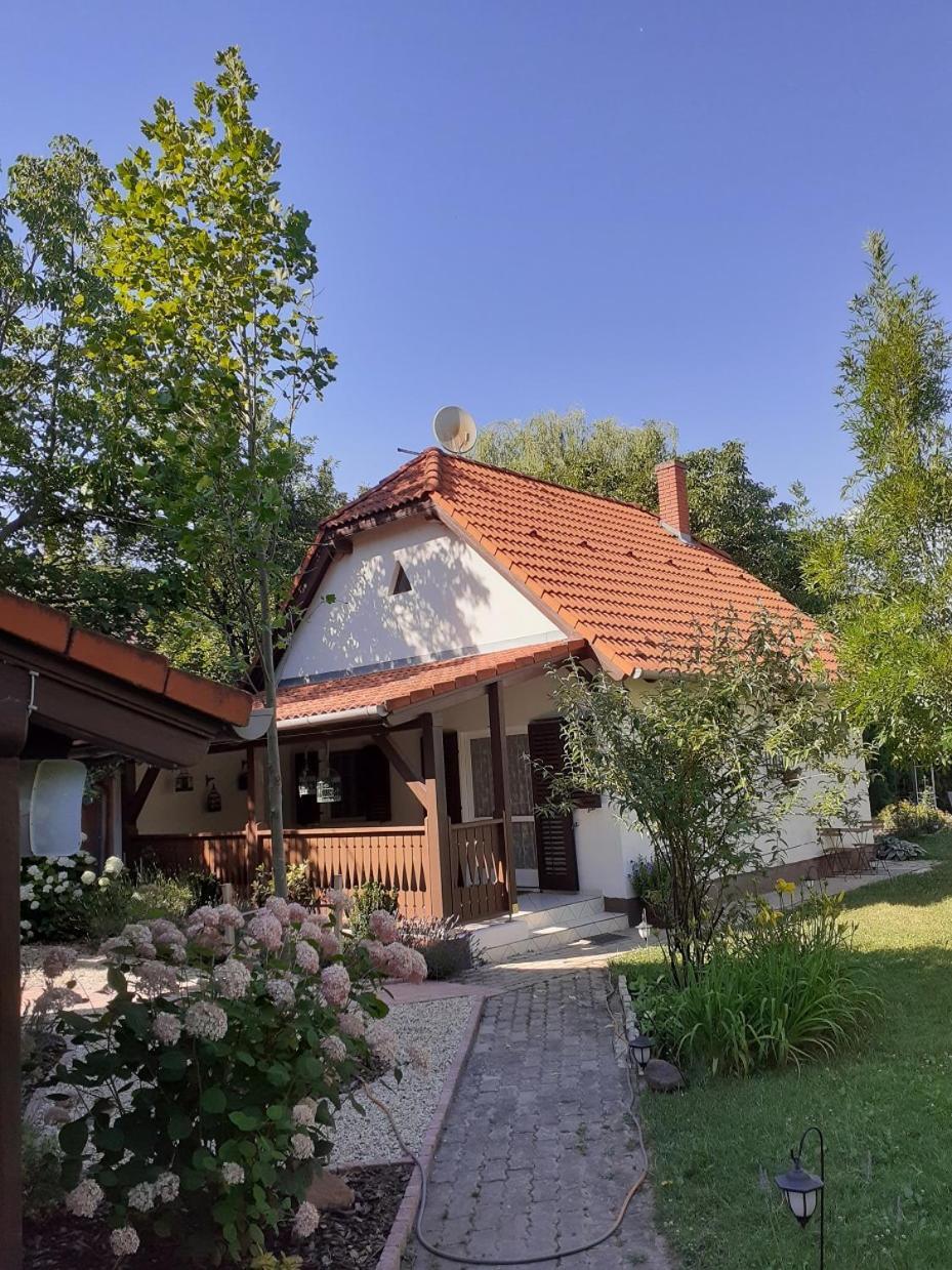 Siraly Haz Apartment Révfülöp Стая снимка